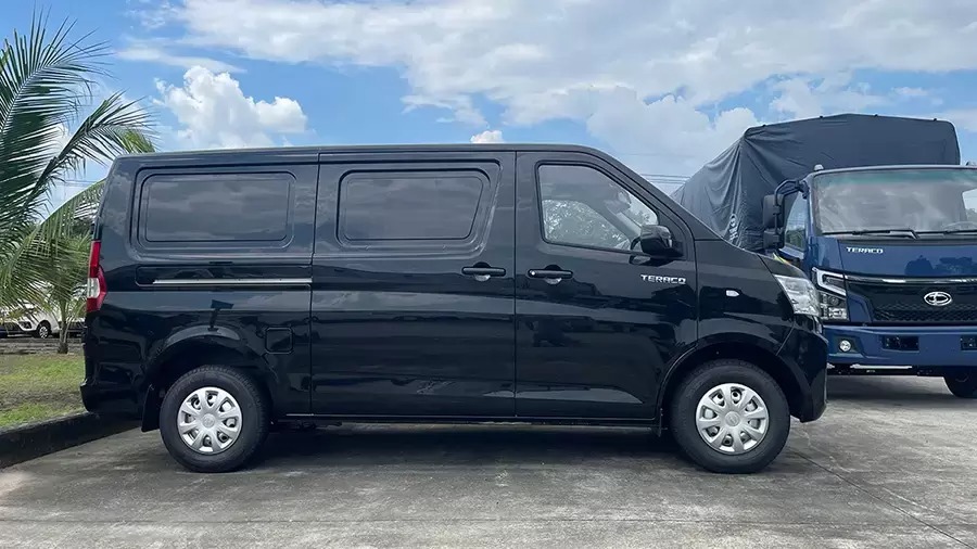 gia-xe-tera-v8-moi-nhat-2026-tai-teraco-hung-vuong