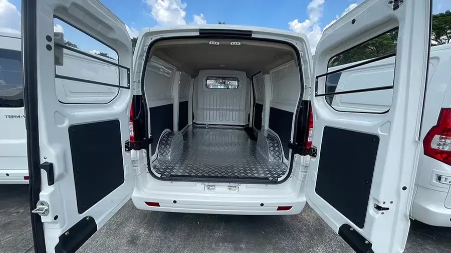 gia-xe-tera-v8-moi-nhat-2026-tai-teraco-hung-vuong