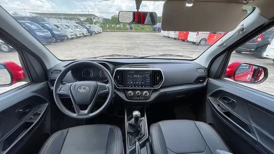 gia-xe-tera-v8-moi-nhat-2026-tai-teraco-hung-vuong