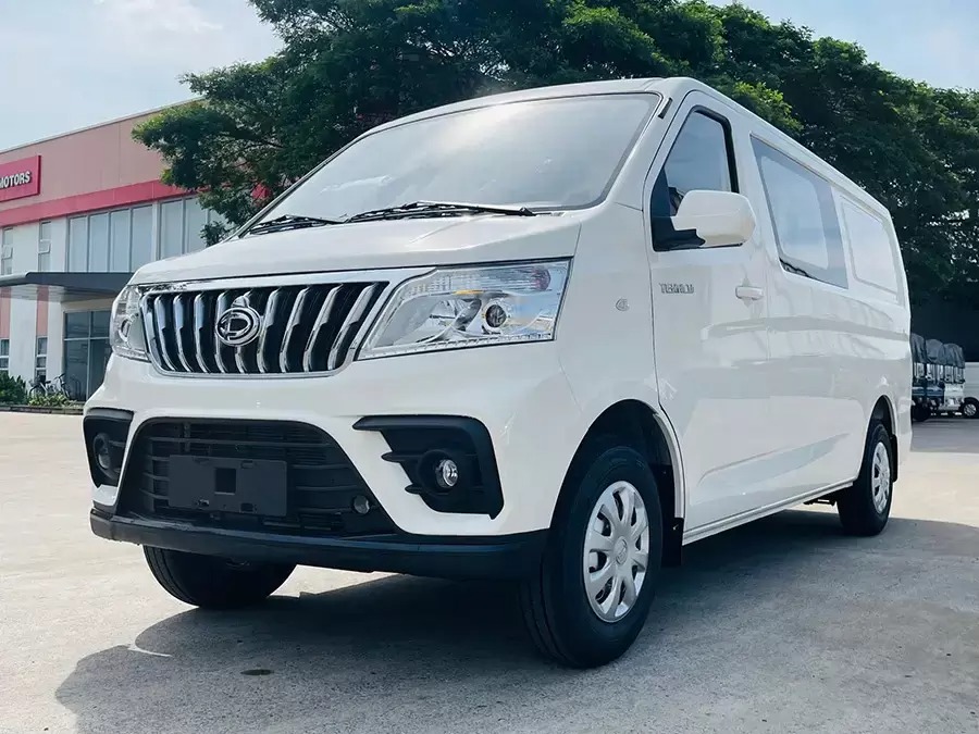 xe-tai-van-5-cho-la-gi-teraco-hung-vuong